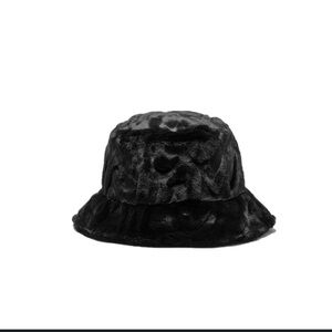 NWT Nike Apex Faux Fur Bucket Hat